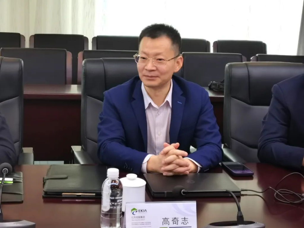 法国威立雅亚太区总裁黄翱清一行到访亿杰洽谈合作