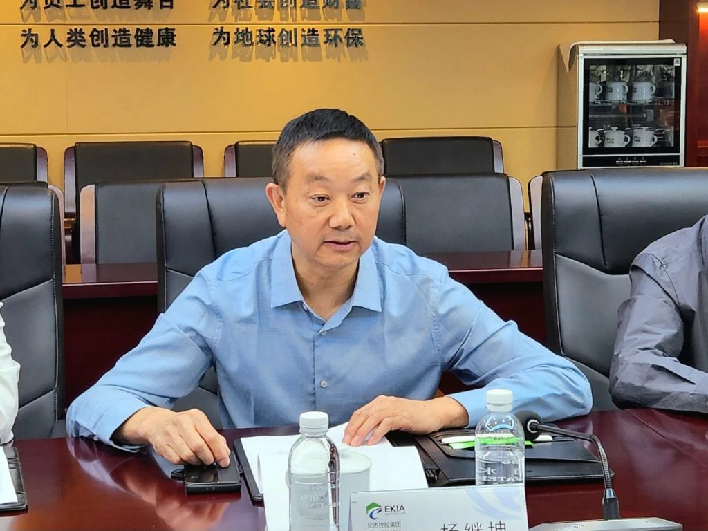 新希望集团兼川商总会党委书记张明贵一行到访陕西省川渝商会