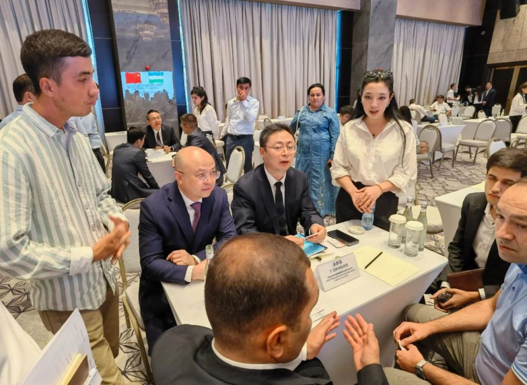 省委书记赵一德率团访问中亚 陈高志受邀参加相关活动