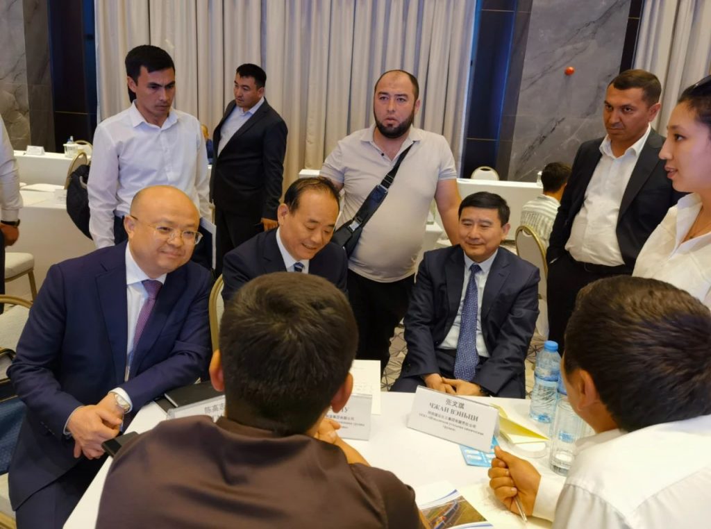 省委书记赵一德率团访问中亚 陈高志受邀参加相关活动