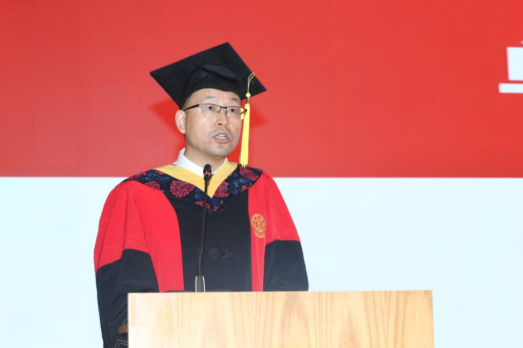 陈高志在西安交大秋季研究生学位授予仪式发言