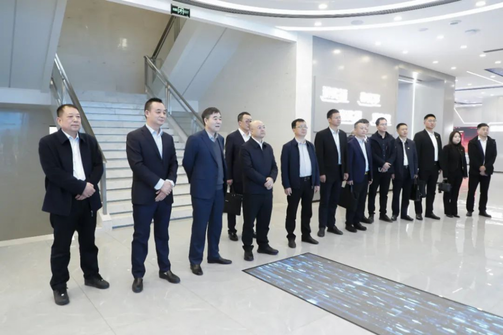 陕煤黄陵矿业与亿杰控股集团 正泰集团举行座谈