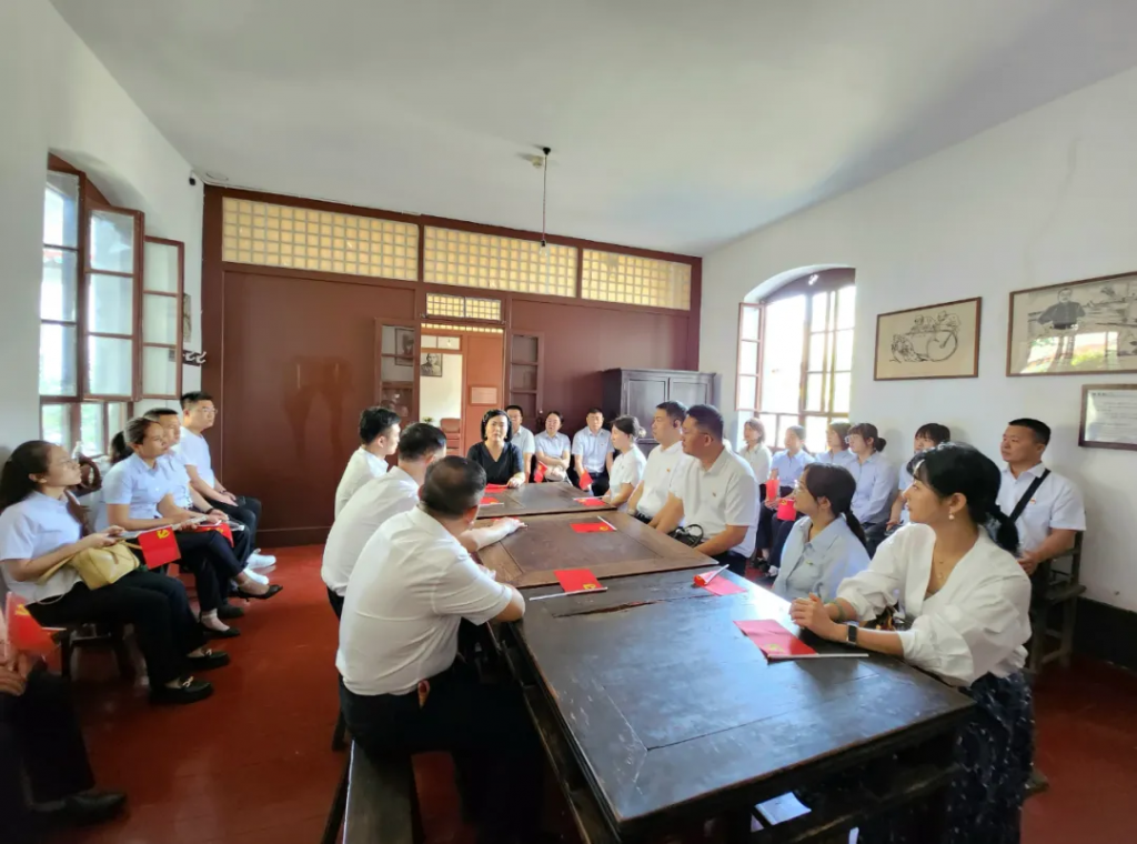 张文波书记带队走进八路军西安办事处纪念馆开展“七一”主题党日活动